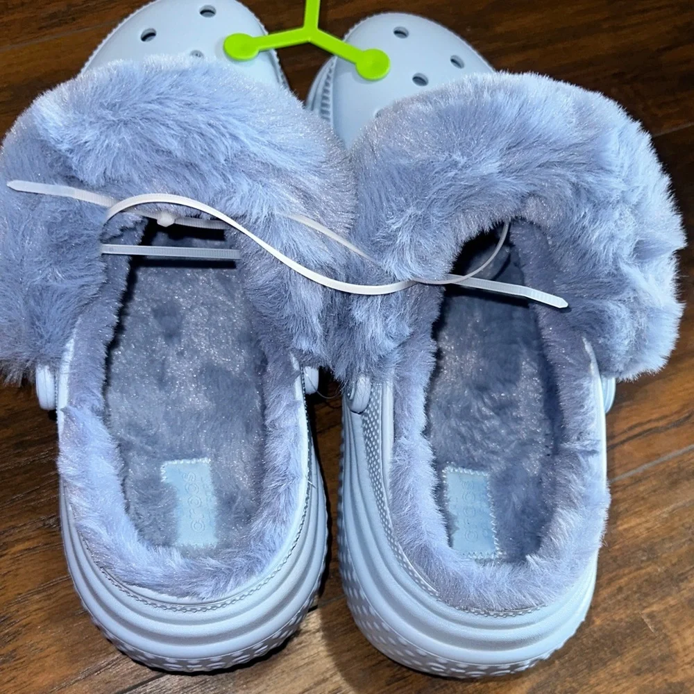 CROCS cozy stylish